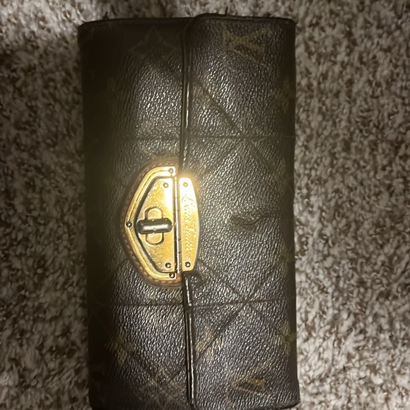 Louis Vuitton wallet for sale in good condition - Picture 2 of 3